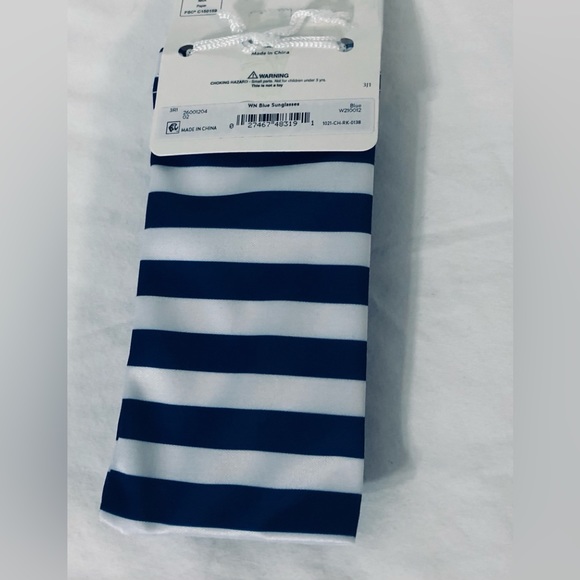 Kind’s sunglasses and pouch blue stripes. - Picture 2 of 2